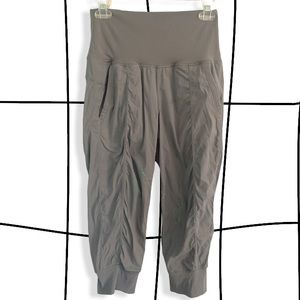 Lululemon grey crop joggers